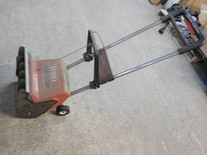 lot 258 image: Toro S-120...