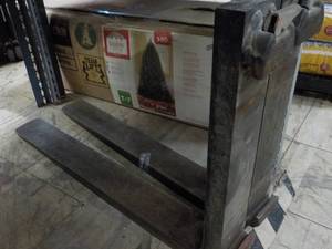 lot 266 image: Fork Lift Fork Parts 34 long...