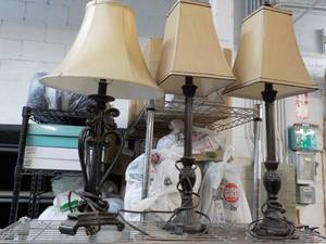 lot 269 image: All items on shelving unit (shelvi...