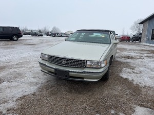 lot 13 image: 1996 Cadillac Deville
