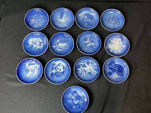 lot 74 image: Set of Bing & Grondahl Mothers Day Collector Plates (1982-1994)