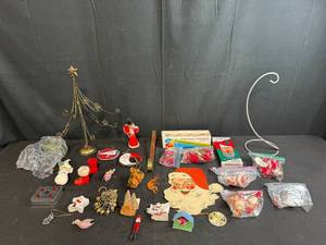 lot 91 image: Collection of Vintage Christmas Ornaments and Holiday Decor