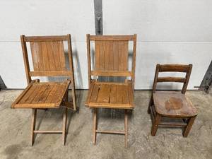 lot 101 image: Set of 2 Wooden Folding Chairs and 1 Small Wooden Chair