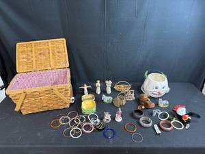 lot 104 image: Assorted Collectibles, Bracelets, Plush Toys and Decor in Picnic Basket