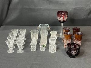 lot 107 image: Crystal and Cut Glass Tableware Collection Including Goblets, Tumblers, and Vases