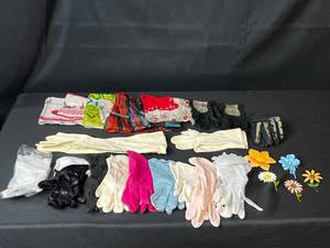 lot 123 image: Vintage Womens Gloves and Scarf Collection with Fabric Flower Pins