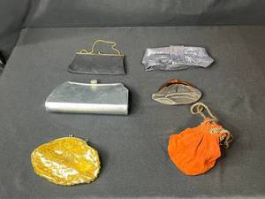 lot 126 image: Collection of Vintage and Retro Womens Clutch Purses and Coin Bags