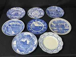 lot 130 image: Set of Blue and White Souvenir Collector Plates - Landmarks and Scenes