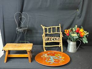 lot 132 image: Decorative Dollhouse Miniature Furniture Set with Folk Art Plate and Faux Floral Arrangement