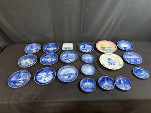 lot 160 image: Collection of Royal Copenhagen and B&G Collector Plates and Dishes