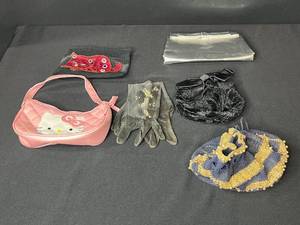 lot 203 image: Vintage Purse and Accessories Collection with Hello Kitty Bag