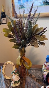 lot 238 image: Decorative Dried Flower Bouquet, Porcelain Figurine, and Oval Frame Set