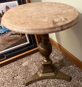lot 199 image: Vintage Marble Top Pedestal Accent Table with Brass Base