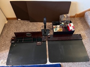 lot 203 image: Office Desk Organizer Set with Writing Surfaces, Lamp, Supplies and Zubeh�r