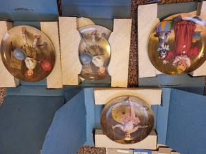 lot 322 image: Set of 3 Reco McClelland Childrens Circus Collector Plates with Boxes and COA