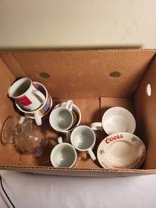 lot 348 image: Vintage Soup and Advertising Mugs with Glass Hamms Goblet Collection