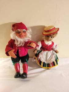 lot 354 image: Pair of Vintage Dolls with Traditional Costumes