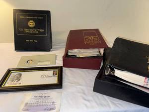 lot 7 image: Postal Commemorative Society U.S. First Day Covers & White House Bicentennial Memorabilia