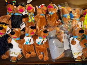lot 226 image: Scooby-Doo Bean Bag Plush Collection - Warner Bros Studio Store