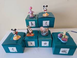 lot 16 image: Set of 6 Disney Character Figurines with Original Boxes
