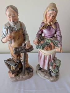 lot 52 image: Pair of Homco Home Interiors Porcelain Figurines Farmer and Woman with Vegetables