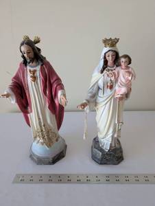 lot 98 image: Pair of Religious Statues Sacred Heart of Jesus and Madonna with Child 15in Tall