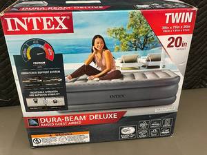 lot 12 image: Intex Dura-Beam Deluxe Twin Airbed - 20in Height