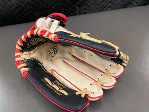 lot 38 image: Rawlings Gold Glove Co. All Leather Shell 11 12-Inch Baseball Glove