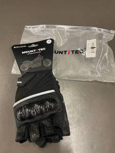 lot 59 image: Mount Tec Motorcycle Gloves Size M