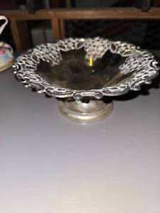 lot 10 image: Holiday Imports, Inc Candy Dish