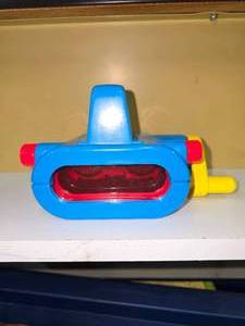 lot 13 image: Toy Binoculars, unbranded