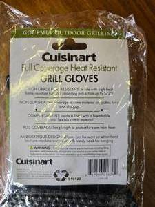 lot 17 image: NEW CuisinArt Full Cover Grilling Gloves