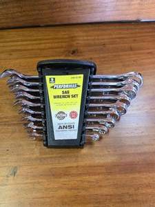 lot 49 image: NEW 9 pc combination wrench set SEA