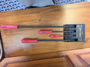 lot 48 image: NEW in package, 4 pc pry bar