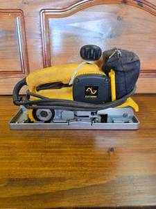 lot 26 image: Dewalt 4 Belt Sander