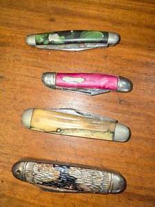 lot 37 image: 4 VINTAGE pocket knives