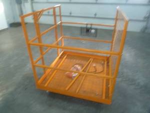 lot 168 image: Wolverine Product Cart 43