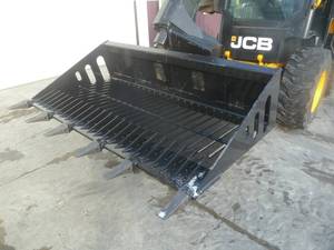 lot 65 image: Wolverine Skeleton Rock Bucket 66