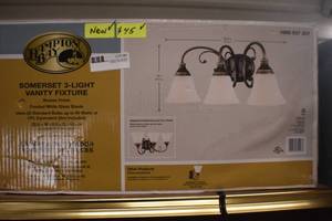 lot 4 image: Vanity Light