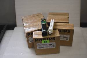 lot 16 image: Fluorescent Lamps