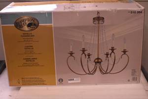 lot 40 image: Chandelier