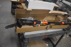lot 47 image: WEN 4019 6-Amp 8-Inch Electric Telescoping Pole Saw