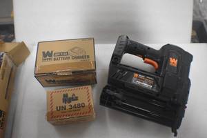lot 57 image: WEN 20512 20V Max Cordless 18-Gauge Brad Nailer with 2.0Ah Battery and Charger