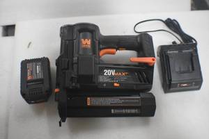 lot 61 image: WEN 20512 20V Max Cordless 18-Gauge Brad Nailer with 2.0Ah Battery and Charger