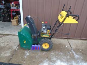 Yard Machine 7 hp 24 snow blower with electric start & light. Used condition. Tested & works. As shown.