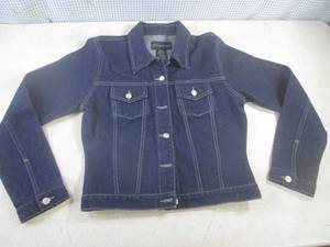 lot 36 image: (BR1) No Boundaries Denim Jacket Si...