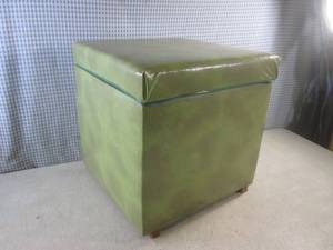 lot 71 image: (EC1) Vintage Md-Century Green Viny...