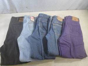 lot 85 image: (CSB) 5 Pairs of Jeans - Wrangler, ...