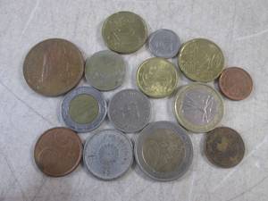 (CNTR) Assorted Foreign Coins...