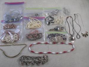 lot 135 image: (CNTR) Assorted Necklaces...